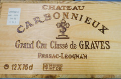 12 bouteilles CHÂTEAU CARBONNIEUX 2005 CC Pessac Léognan Caisse bois d'origine