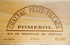 6 bouteilles CHÂTEAU PETIT VILLAGE 2005 Pomerol Caisse bois d'origine