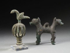 GRELOT ET PENDANT EN BRONZE  Art amlash et Luristan, début du Ier millénaire av. J.-C.