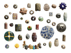 LOT DE PERLES EN PÂTE DE VERRE  Méditerranée orientale, VIe-IIe siècle av. J.-C.