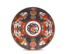 GRAND PLAT EN PORCELAINE IMARI, Japon, époque Meiji (1868-1912)