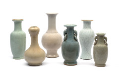 SIX VASES EN PORCELAINE CRAQUELÉE, Chine