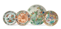 PLAT ET ASSIETTE EN PORCELAINE FAMILLE VERTE, Chine, dynastie Qing, époque Kangxi (1662-1722)