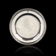 PLAT ROND EN ARGENT (950) Orfèvre Francois-Auguste Grattepain Paris, après 1838