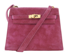 HERMÈS  Sac KELLY POCHETTE  Veau Doblis framboise  Garniture métal plaqué or Dimensions : 20 x 16 x 9,5 cm  KELLY PO...