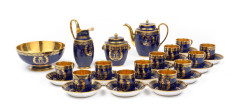 CABARET DÉJEUNER EN PORCELAINE DURE DE SÈVRES D'ÉPOQUE RESTAURATION, 1824 Offert par la Maison du roi au vicomte Lodoïs de Marcellus