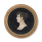 Ecole de Bourgeois vers 1815  Portrait de femme de profil vers la gauche Miniature sur ivoire, de forme ronde