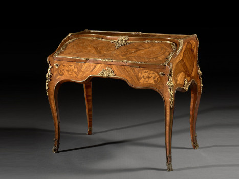 BUREAU DOS D'ÂNE D'ÉPOQUE LOUIS XV Estampille de Bernard Van Risen-Burgh, dit BVRB II