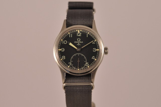 OMEGA  RAF vers 1950