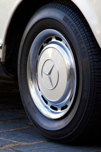 1968 MERCEDES BENZ 280 SL PAGODE AVEC HARD TOP