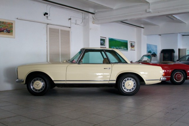 1968 MERCEDES BENZ 280 SL PAGODE AVEC HARD TOP