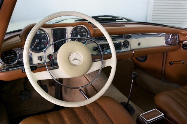 1968 MERCEDES BENZ 280 SL PAGODE AVEC HARD TOP