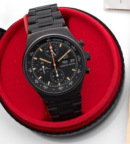 PORSCHE DESIGN by Orfina Vers 1970 Chronographe bracelet en acier noirci. Boîtier tonneau