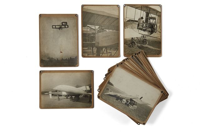 ESSAI D'AVIONS DE 1907 A 1910  Ensemble de 26 photographies, tirages argentiques d'époque