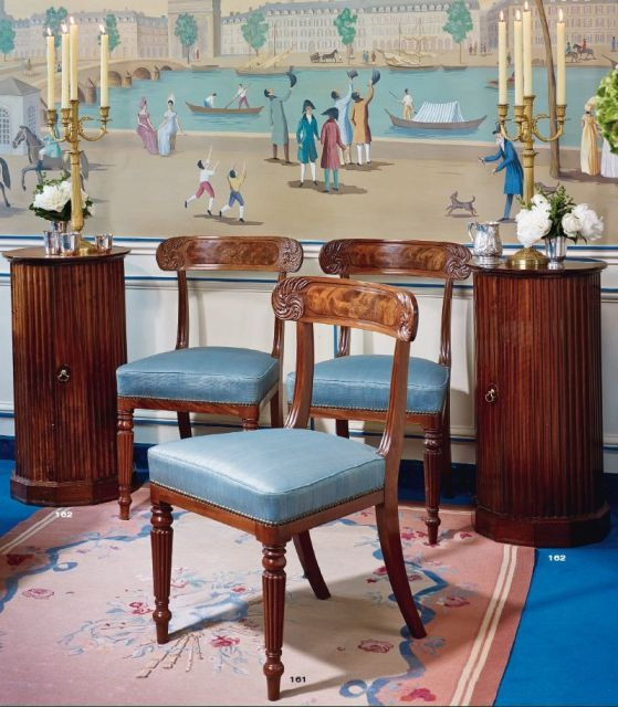 SUITE DE DOUZE CHAISES DE SALLE A MANGER, EPOQUE REGENCY, DEBUT DU XIXEME SIECLE TRAVAIL ANGLAIS