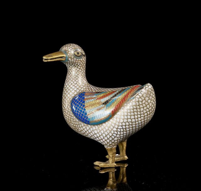 CANARD EN CUIVRE DORE ET ÉMAUX CLOISONNÉS, CHINE, DYNASTIE QING, ÉPOQUE JIAQING (1796-1820)