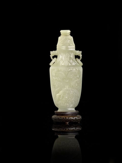 VASE COUVERT EN JADE CÉLADON SCULPTÉ, CHINE, DYNASTIE QING, XIXE SIÈCLE