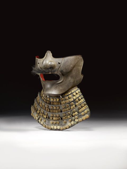 DEMI MASQUE MEMPO EN FER PATINÉ, JAPON, PÉRIODE EDO, XVIIE-XVIIIE SIÈCLE, SIGNÉ MUNEHIDE, PROVINCE DE KAGA