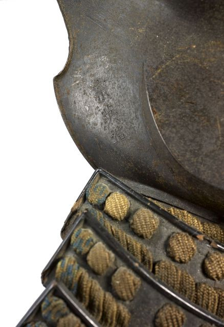 DEMI MASQUE MEMPO EN FER PATINÉ, JAPON, PÉRIODE EDO, XVIIE-XVIIIE SIÈCLE, SIGNÉ MUNEHIDE, PROVINCE DE KAGA
