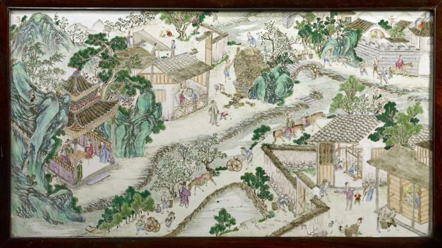 GRANDE PLAQUE EN PORCELAINE FAMILLE ROSE, CHINE, DYNASTIE QING, PREMIERE MOITE DU XIXE SIÈCLE