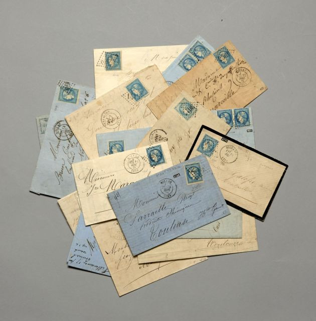 N°44, 13 Lettres affr. 20c. bleu type 1 principalement à destination de localités de l'Aveyron, ou originaires de l'Aveyron à destin...