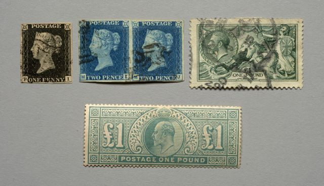 GRANDE BRETAGNE - N°1 1p. noir obl. -  n°2 2p. bleu, paire obl. - n°121 1£ vert neuf. Char. - n°156 1£ vert obl. B et TB.
