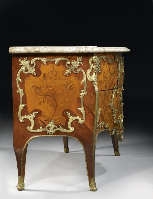 COMMODE D'ÉPOQUE LOUIS XV Estampille de Bernard Van Risen-Burgh dit BVRB II