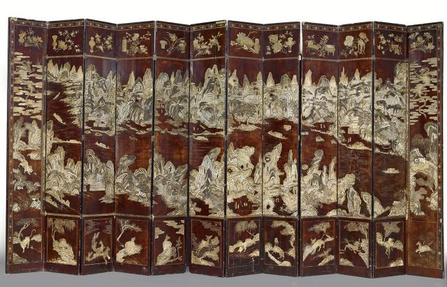 GRAND PARAVENT À DOUZE FEUILLES EN LAQUE DE COROMANDEL, CHINE, DYNASTIE QING, ÉPOQUE KANGXI (1662-1722)