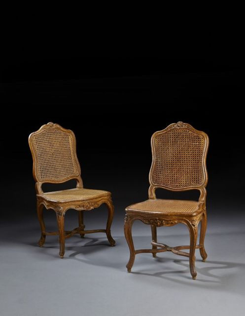 PAIRE DE CHAISES CANNÉES D'ÉPOQUE LOUIS XV Attribuées à Pierre Nogaret