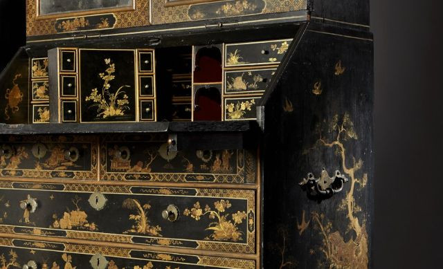 CABINET D'ÉPOQUE QUEEN ANNE, TRAVAIL ANGLAIS DU DÉBUT DU XVIIIe SIÈCLE