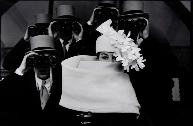 Frank HORVAT (Né en 1928) GIVENCHY HAT (A), JARDIN DES MODES, PARIS -1958 Tirage pigmentaire