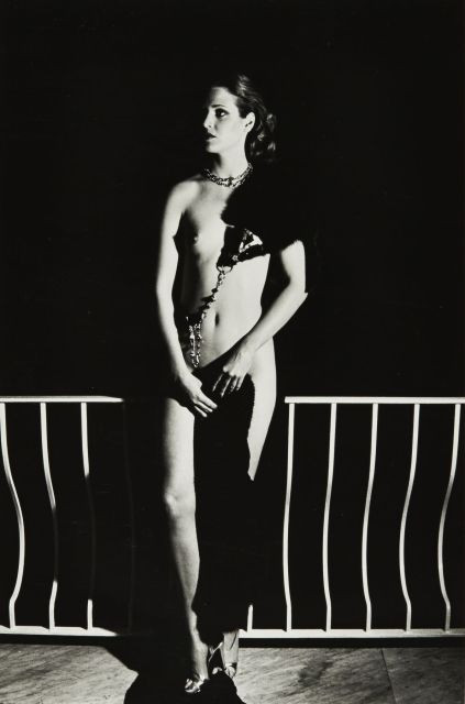 Helmut NEWTON (1920-2004) CAPRI AT NIGHT, 1977 Tirage argentique d'époque