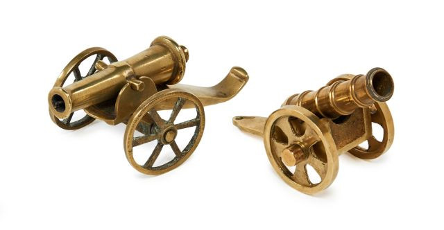 Lot de 2 canons miniatures, en laiton