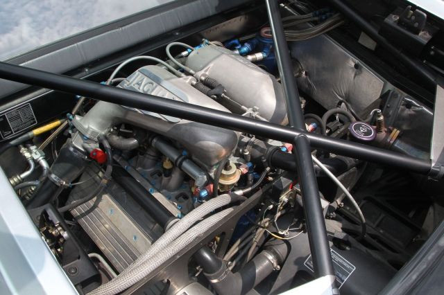 1992 Jaguar XJ 220 Carte grise françaiseChâssis n° SAJJEAEX8AX220875- Faible kilométrage, état proche du neuf- Emblématique des surpuis