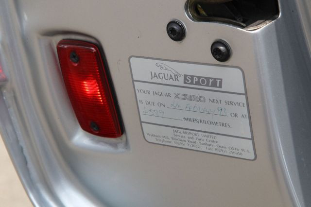 1992 Jaguar XJ 220 Carte grise françaiseChâssis n° SAJJEAEX8AX220875- Faible kilométrage, état proche du neuf- Emblématique des surpuis