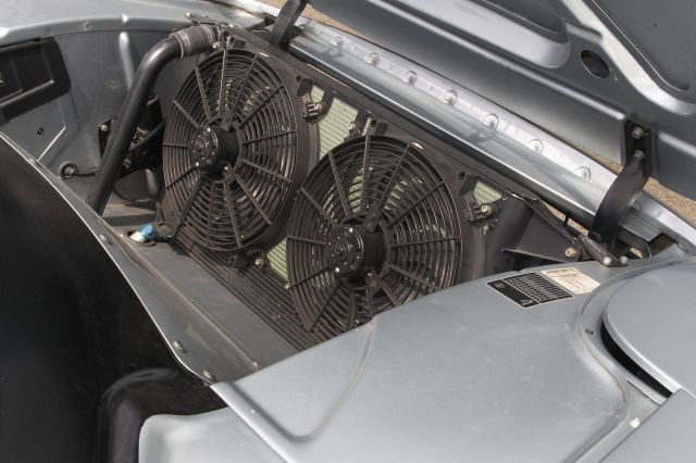 1992 Jaguar XJ 220 Carte grise françaiseChâssis n° SAJJEAEX8AX220875- Faible kilométrage, état proche du neuf- Emblématique des surpuis