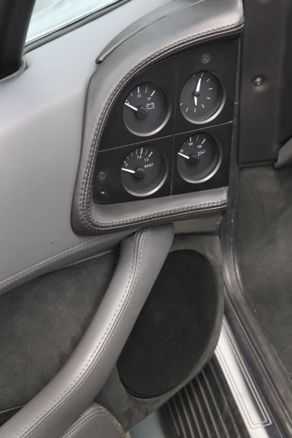 1992 Jaguar XJ 220 Carte grise françaiseChâssis n° SAJJEAEX8AX220875- Faible kilométrage, état proche du neuf- Emblématique des surpuis
