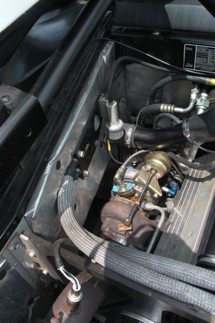 1992 Jaguar XJ 220 Carte grise françaiseChâssis n° SAJJEAEX8AX220875- Faible kilométrage, état proche du neuf- Emblématique des surpuis