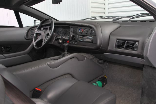 1992 Jaguar XJ 220 Carte grise françaiseChâssis n° SAJJEAEX8AX220875- Faible kilométrage, état proche du neuf- Emblématique des surpuis