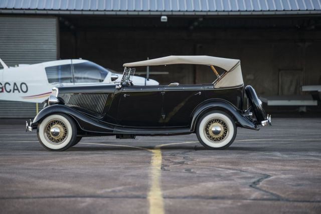 1934 Ford V8-40 Torpédo Le Baron  No reserve