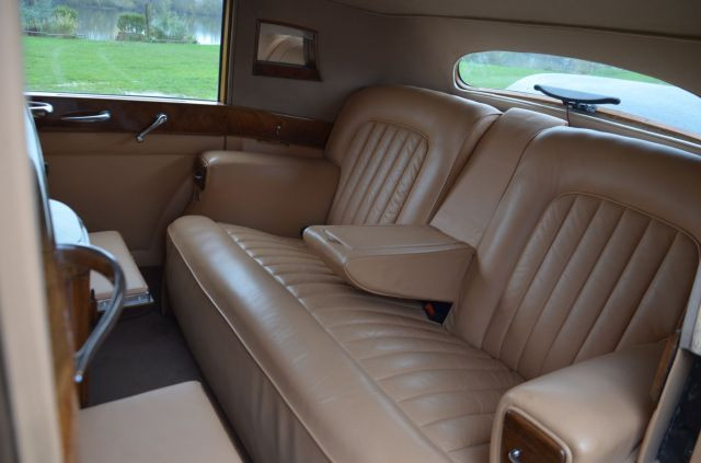 1952 Rolls Royce Silver Wraith par Hooper Carte grise française collectionChâssis n° WSG 22Moteur n° W21G- Belle présentation- Modèle d