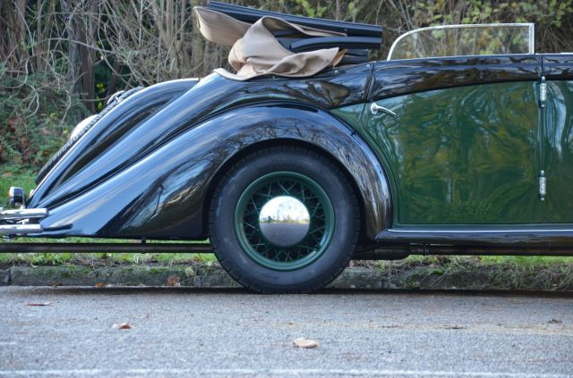 1937 Delage D8-100 cabriolet quatre portes par Labourdette  No reserve