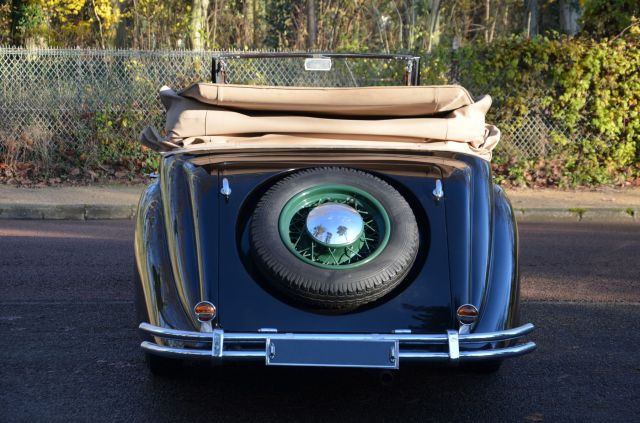 1937 Delage D8-100 cabriolet quatre portes par Labourdette  No reserve