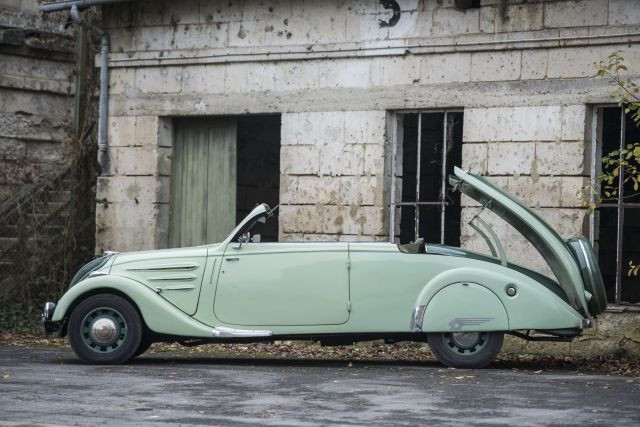 1937 Peugeot 402 Éclipse