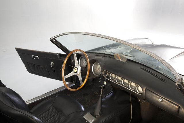 Ferrari 250 GT SWB California Spider - 1961 Carte grise françaiseChâssis n° 2935GTMoteur n° 2935Numéro interne n° 610 EBoîte de vitesse