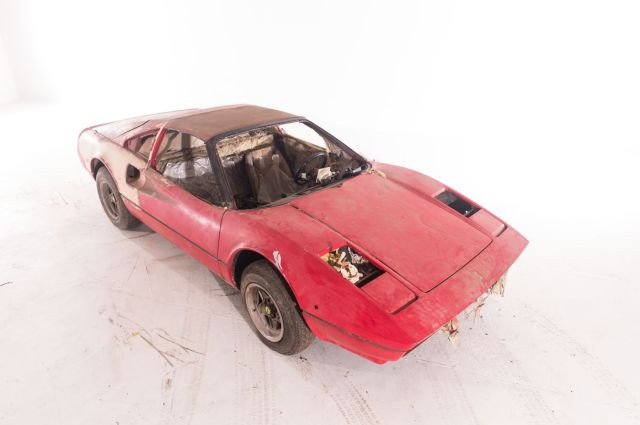 Ferrari 308 GTSi - 1982 No reserve Carte grise françaiseChâssis n° ZFFHA02B000042679- Intéressant projet de remontage - Version Quattro