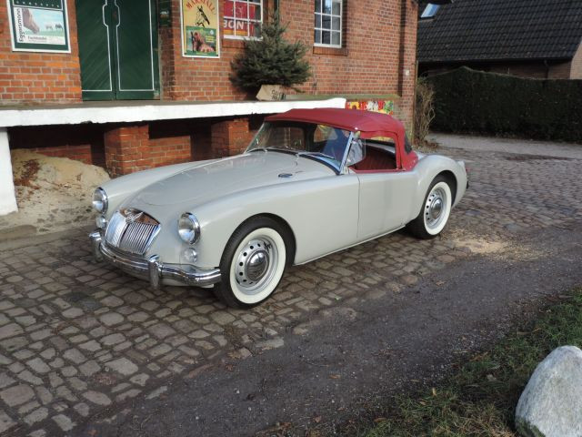 1961 MGA Mk II Roadster No reserve Titre de circulation US Dédouanée en UEChâssis n° GHNL 93345Moteur n° BP15GB13376- Eligible au Tour