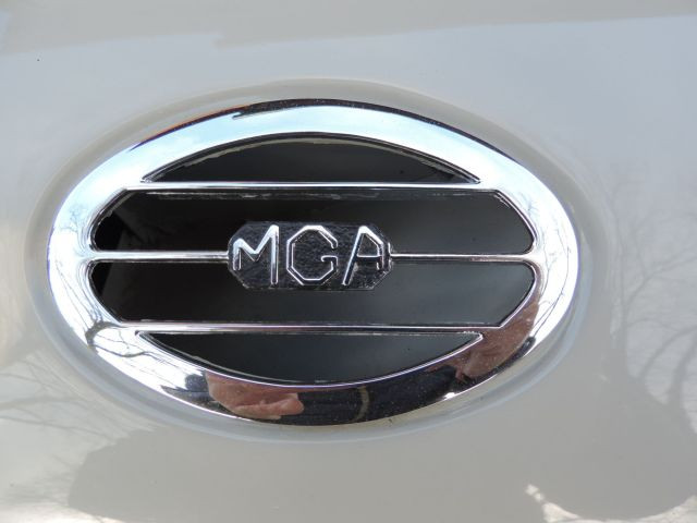 1961 MGA Mk II Roadster No reserve Titre de circulation US Dédouanée en UEChâssis n° GHNL 93345Moteur n° BP15GB13376- Eligible au Tour