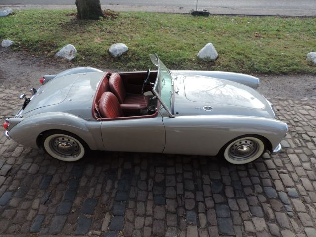 1961 MGA Mk II Roadster No reserve Titre de circulation US Dédouanée en UEChâssis n° GHNL 93345Moteur n° BP15GB13376- Eligible au Tour