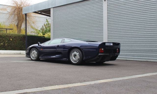 1992 Jaguar XJ 220